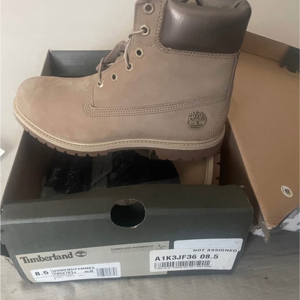 Timberland Classic Beige Leather Boots